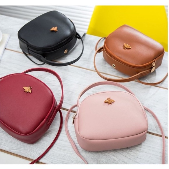 **FINAL PRICE** Honey bee charm small crossbody - Picture 2 of 8